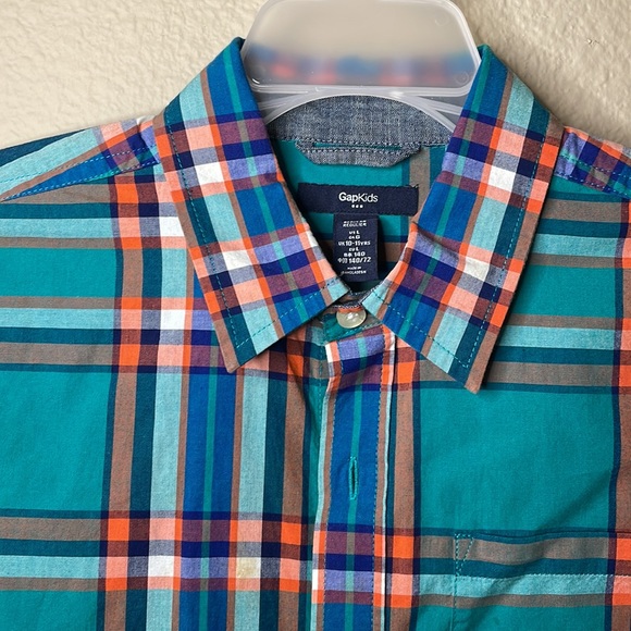GAP Plaid Button-down Shirt Boys - Picture 3 of 3